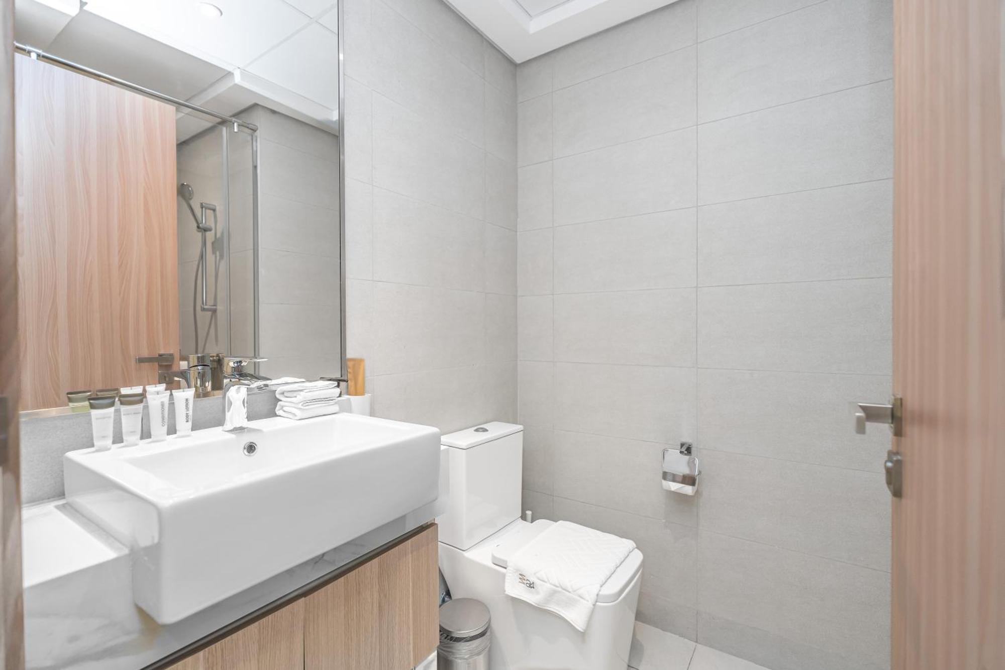 Escape24 Stylish Studio Azizi Riviera 8 Meydan One Дубай Екстериор снимка